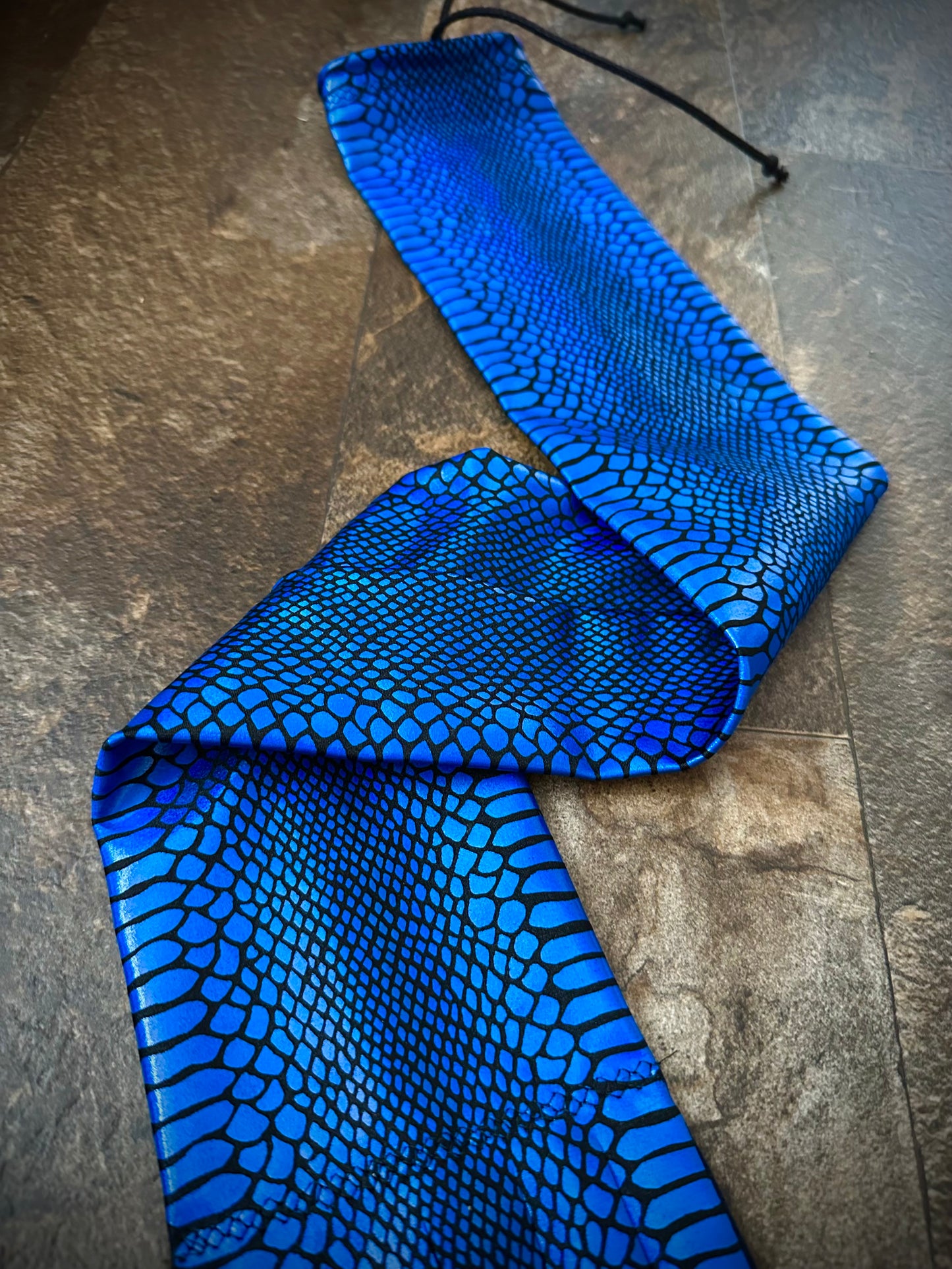 Single Tube Tail Bag - Holographic Blue Scales - RTS