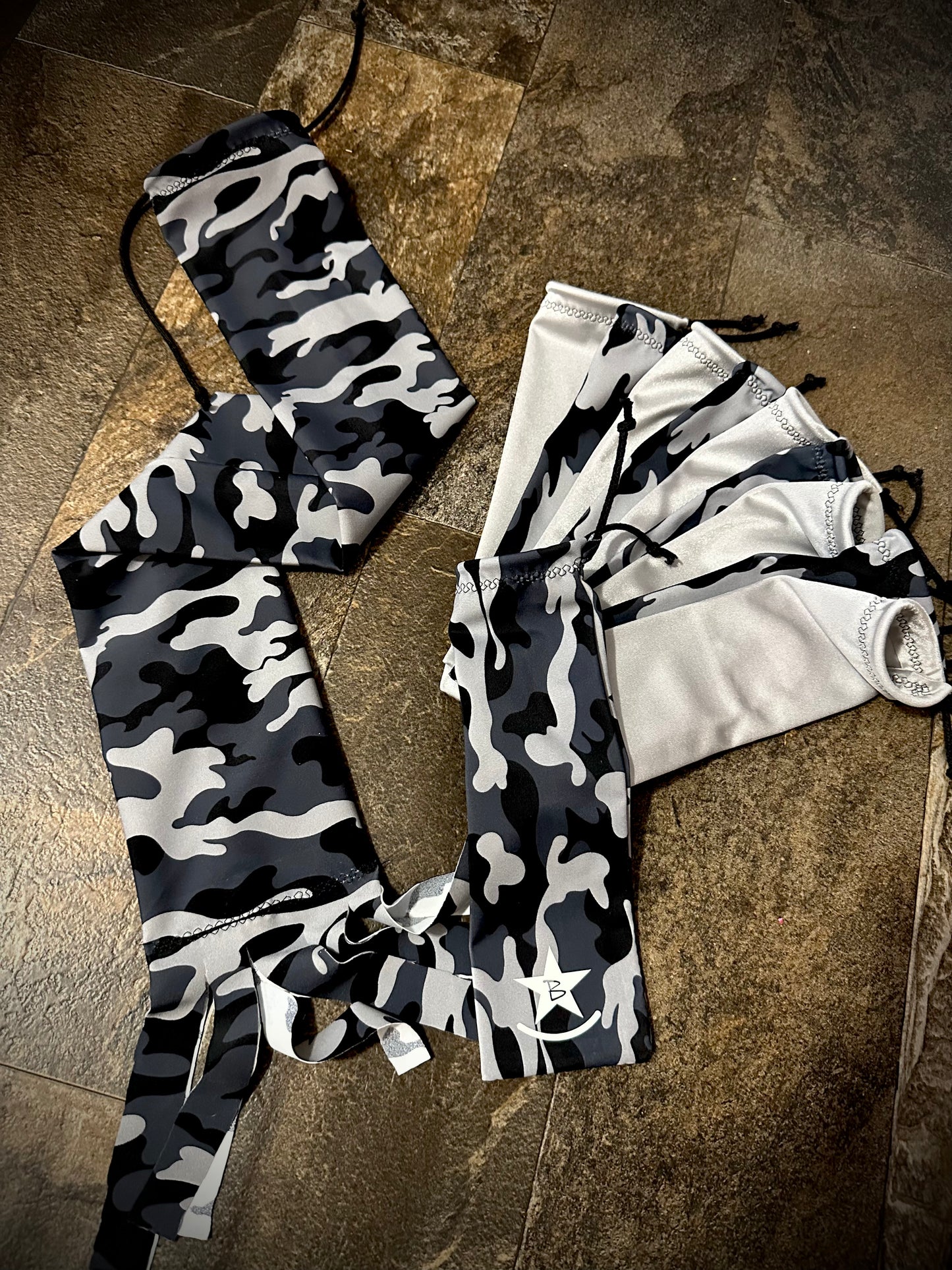 Matched Set - Set of 10 Mane Bags & 1 Tail Bag - Camo & Silver - RTS