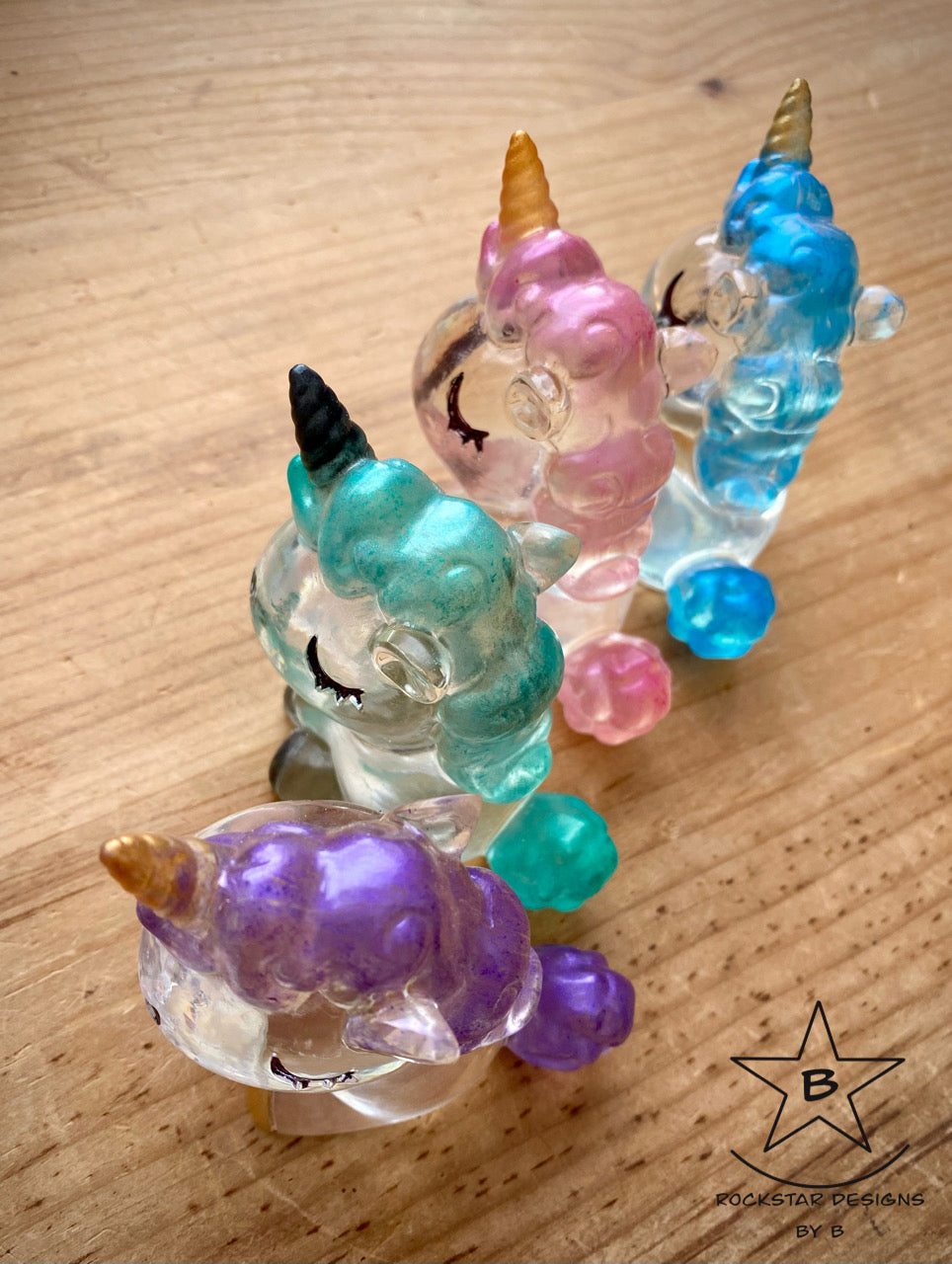 Resin Unicorn - 3 inch Clear and Hot Pink